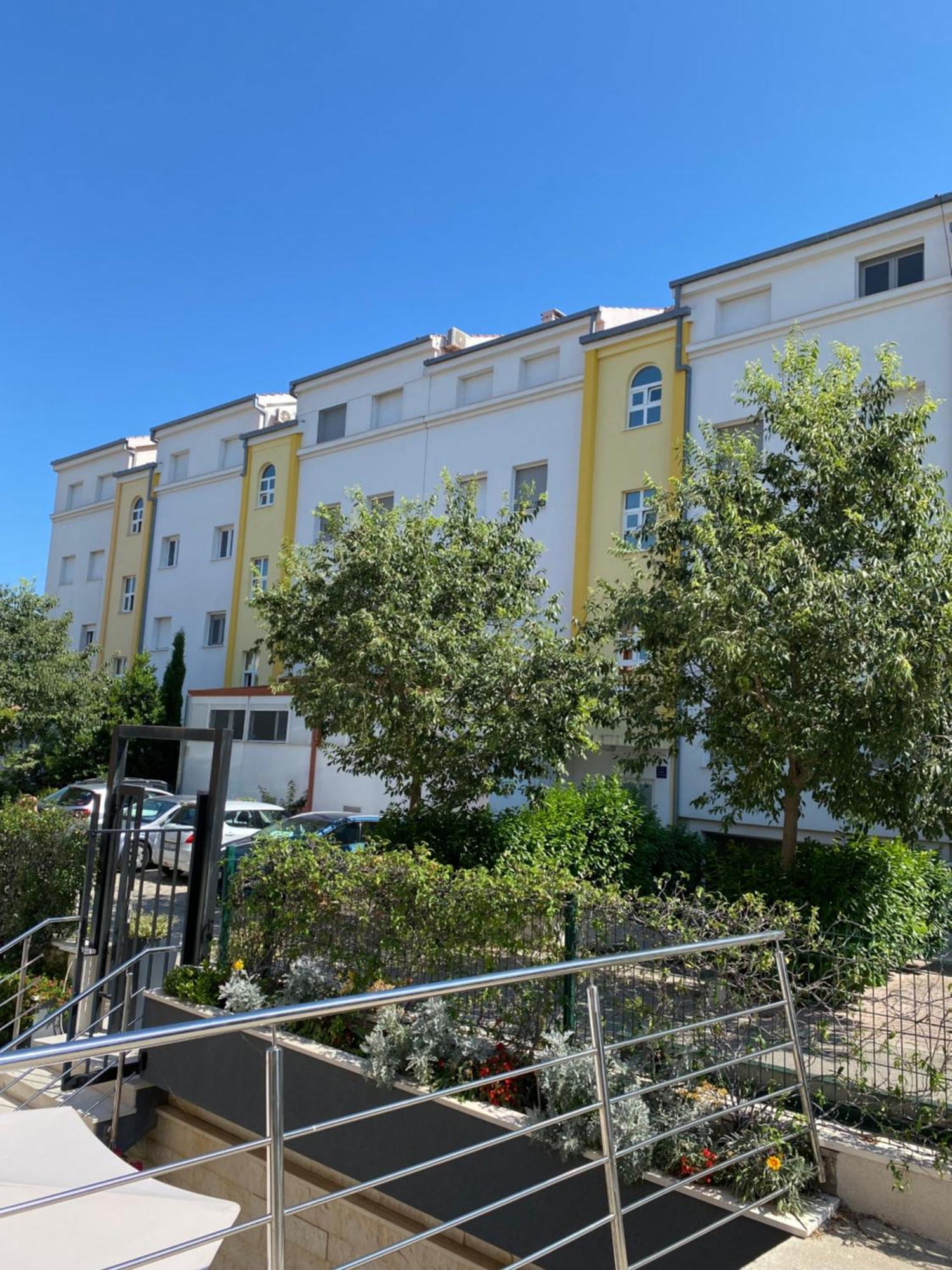 Lucky Pearl Apartment Split Exterior photo